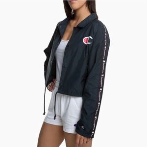 Champion
Women's Black Zipper Tape Cropped Coaches Jacket